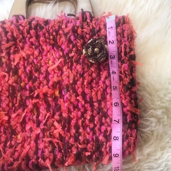 Hand Knit Cottage Core Purse Pink Beaded Flower Pendant Wood Handle. Barbie Core - Picture 4 of 4